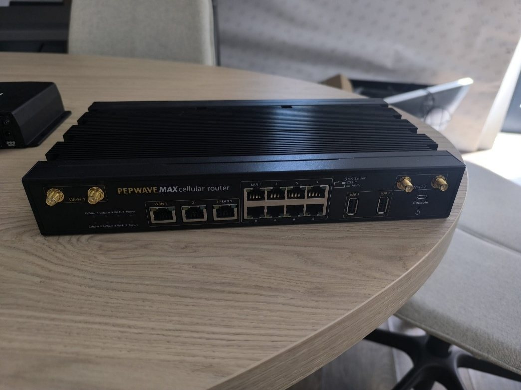 Peplink HD4 MBX 5G mobilni ruter