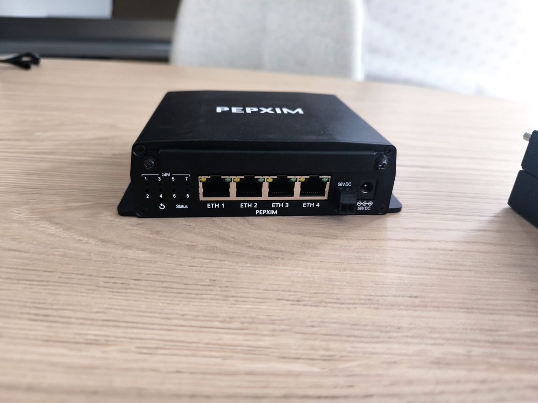 Peplink SIM Injector